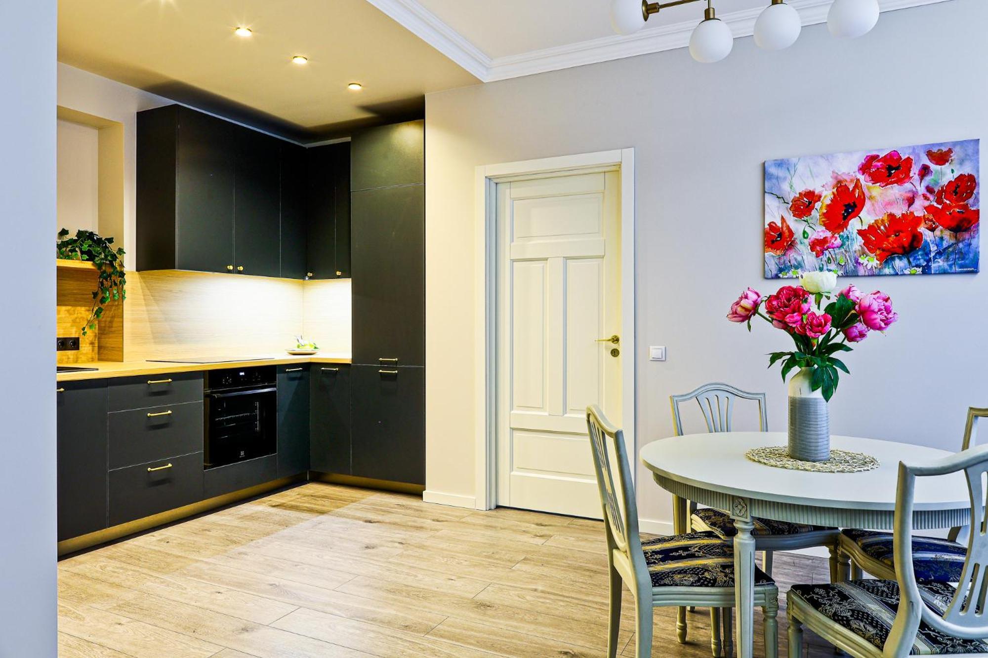 Superb Apartment In City Centre Riga Buitenkant foto